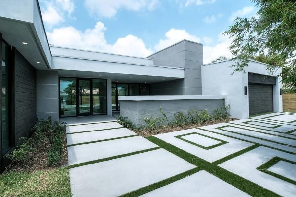 homeguide-modern-concrete-house-with-garage